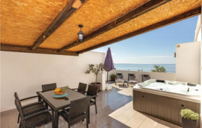  Two-Bedroom Apartment with Sea View in Makarska  Макарска 